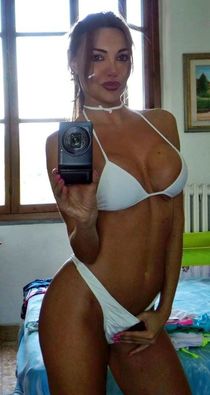 Anna Bernadina Curvy Girl